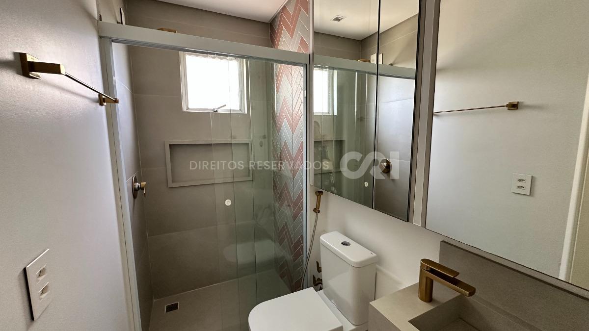 Apartamento com 3 suítes no Edifício Torre de Lyon no Pioneiros em Balneário Camboriú