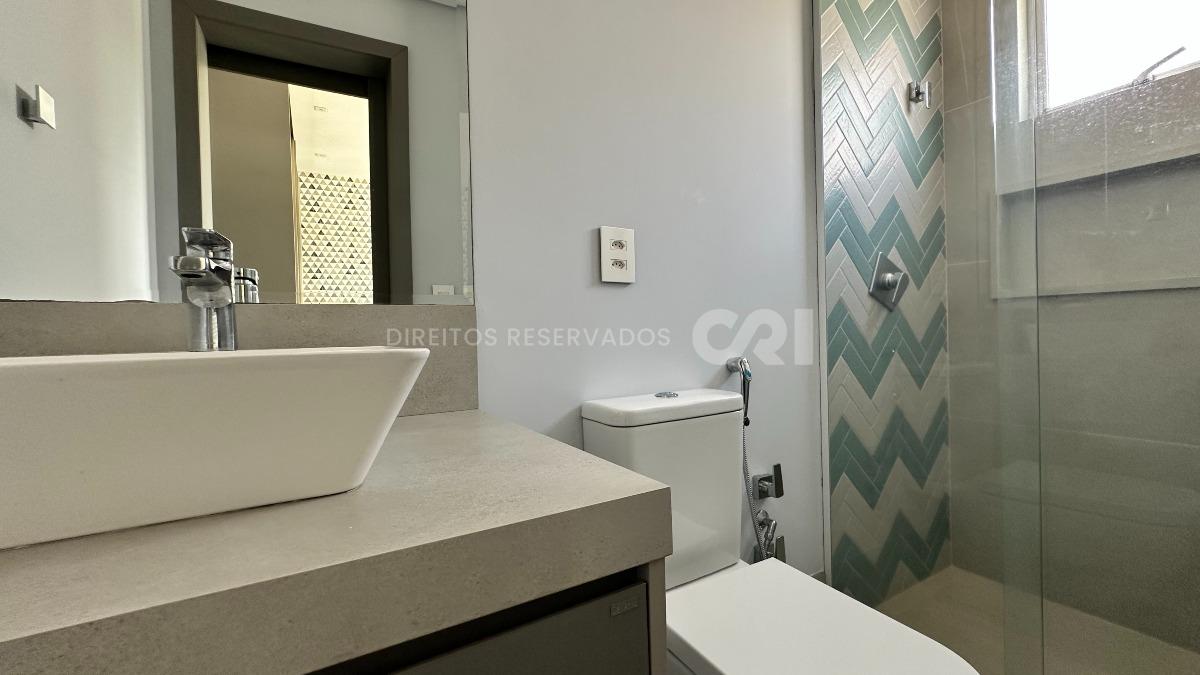 Apartamento com 3 suítes no Edifício Torre de Lyon no Pioneiros em Balneário Camboriú