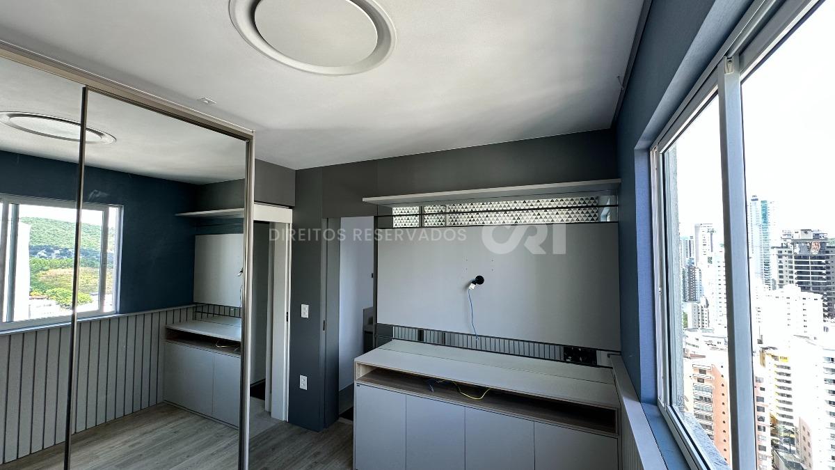 Apartamento com 3 suítes no Edifício Torre de Lyon no Pioneiros em Balneário Camboriú