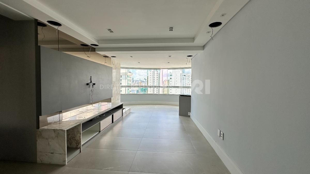 Apartamento com 3 suítes no Edifício Torre de Lyon no Pioneiros em Balneário Camboriú