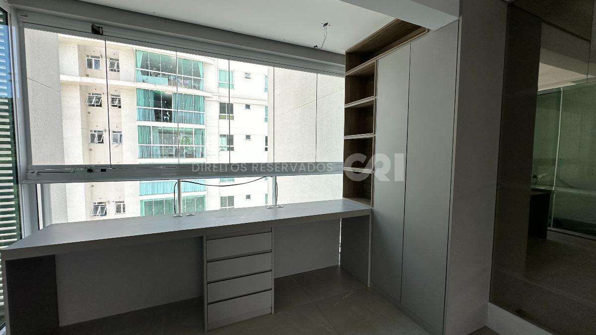 Apartamento com 3 suítes no Edifício Torre de Lyon no Pioneiros em Balneário Camboriú