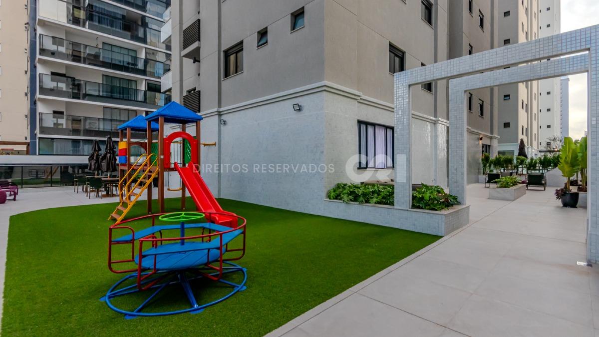 Apartamento com 3 suítes no edifício Fiori Del Mare na Meia Praia em Itapema