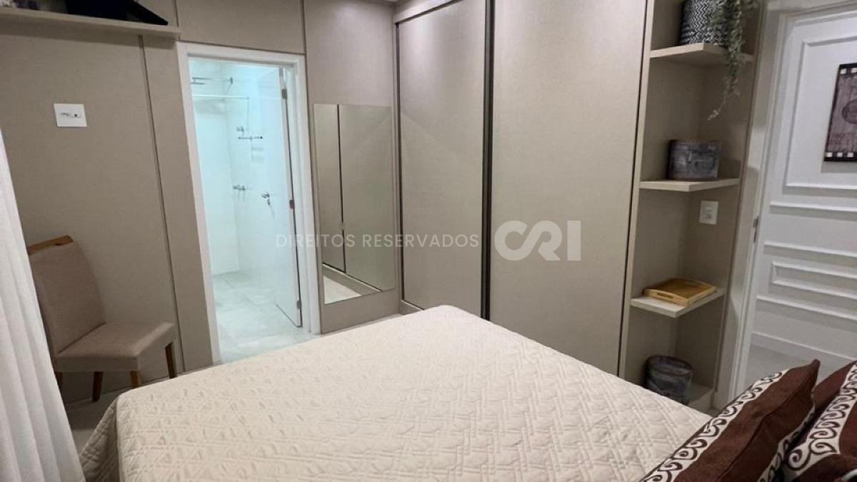 Apartamento com 3 suítes no edifício Porto Vitória na Meia Praia em Itapema