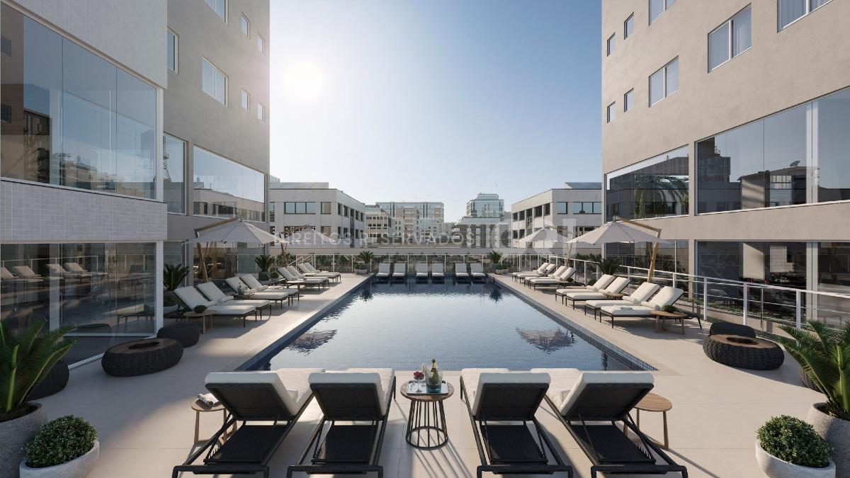 Apartamento com 3 suítes no edifício Grand Mistral na Meia Praia em Itapema