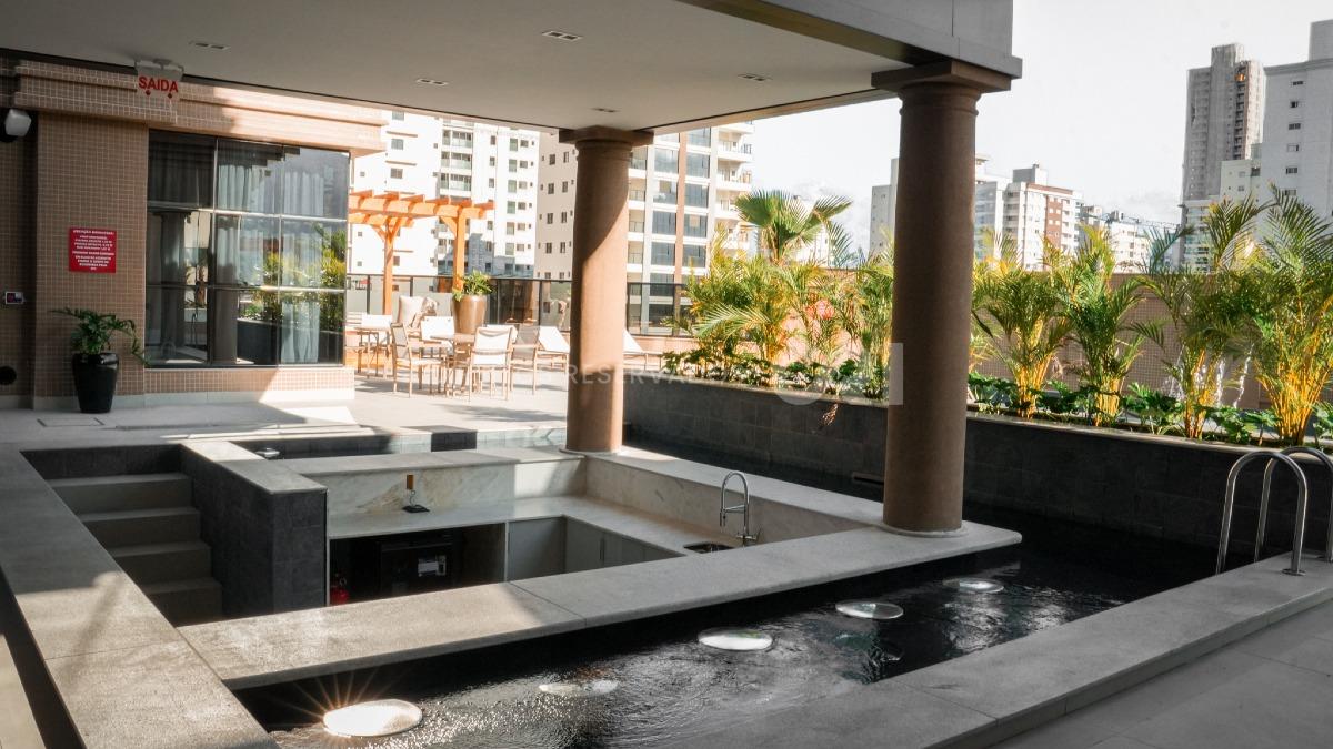 Apartamento com 2 suítes no edifício Imperial Coast no Centro em Itapema