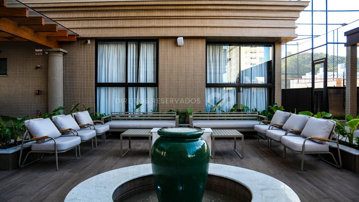 Apartamento com 2 suítes no edifício Imperial Coast no Centro em Itapema