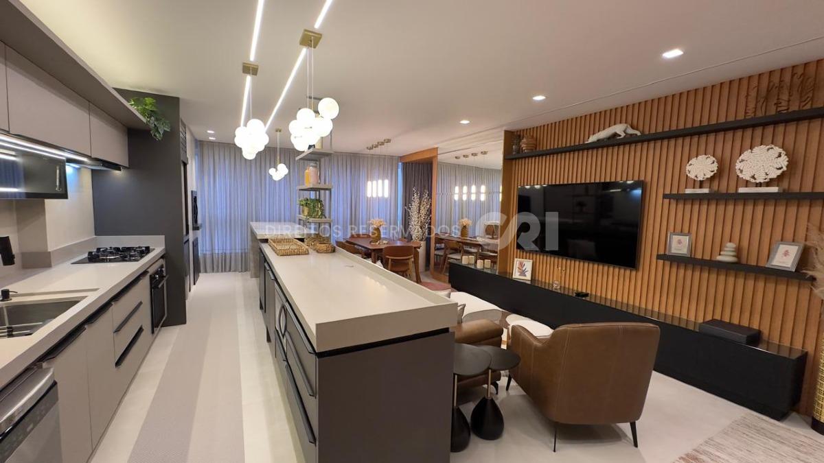 Apartamento com 3 suítes e 2 vagas no Edifício Pleniluni na Meia Praia em Itapema