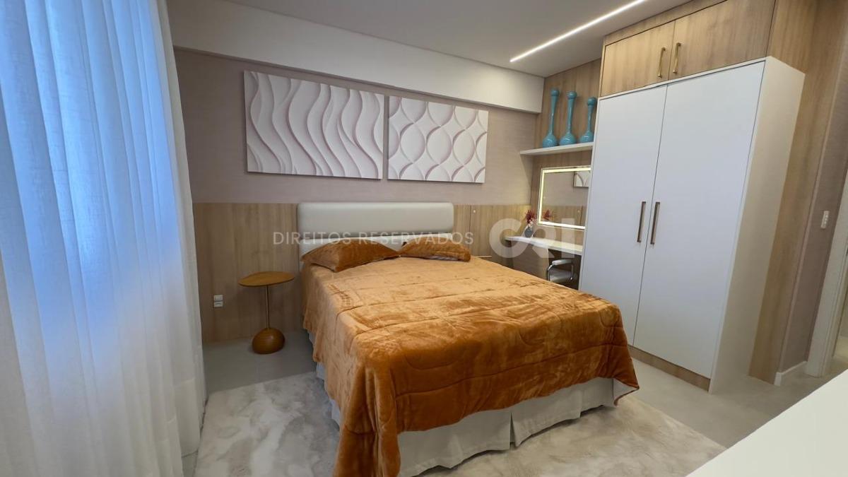 Apartamento com 3 suítes e 2 vagas no Edifício Pleniluni na Meia Praia em Itapema