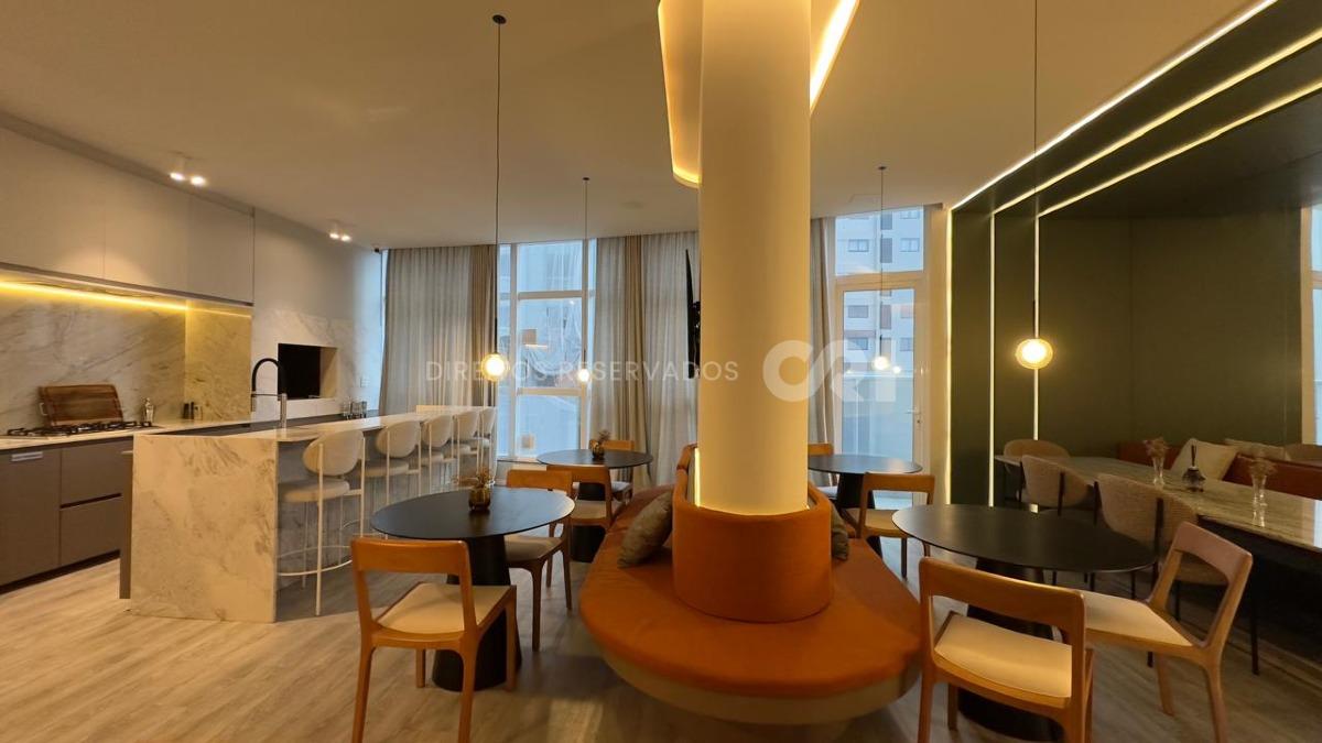Apartamento com 3 suítes e 2 vagas no Edifício Pleniluni na Meia Praia em Itapema