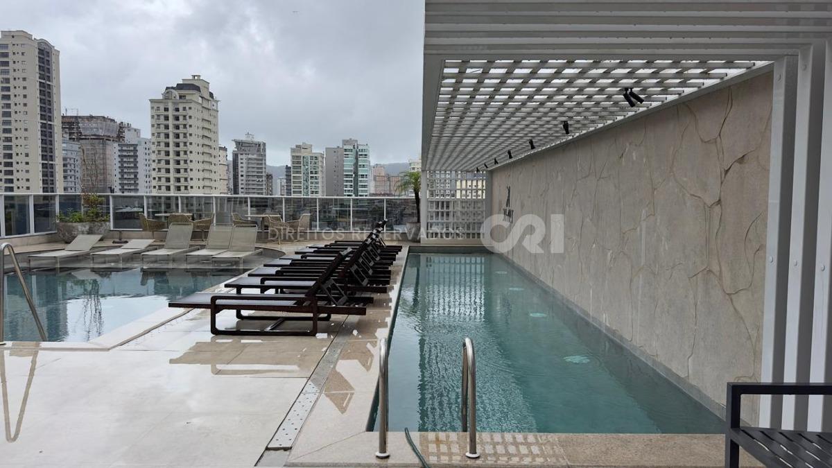 Apartamento com 3 suítes e 2 vagas no Edifício Pleniluni na Meia Praia em Itapema