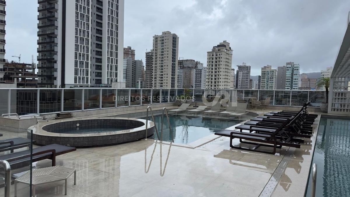 Apartamento com 3 suítes e 2 vagas no Edifício Pleniluni na Meia Praia em Itapema