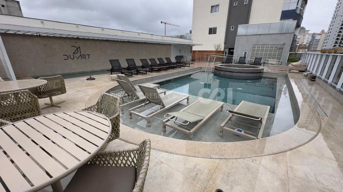 Apartamento com 3 suítes e 2 vagas no Edifício Pleniluni na Meia Praia em Itapema