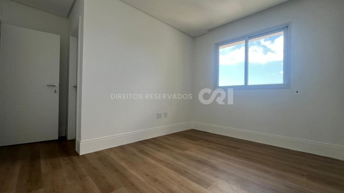 Apartamento com 4 suítes no Residencial Ristretto no Canto da Praia em Itapema