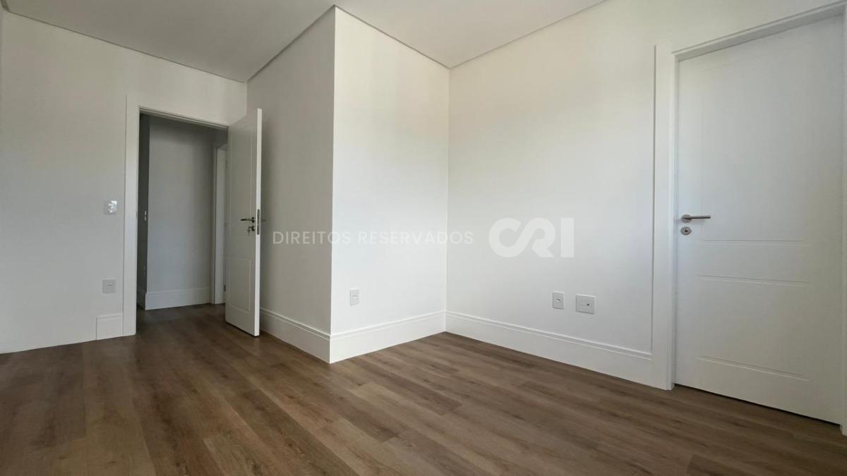Apartamento com 4 suítes no Residencial Ristretto no Canto da Praia em Itapema