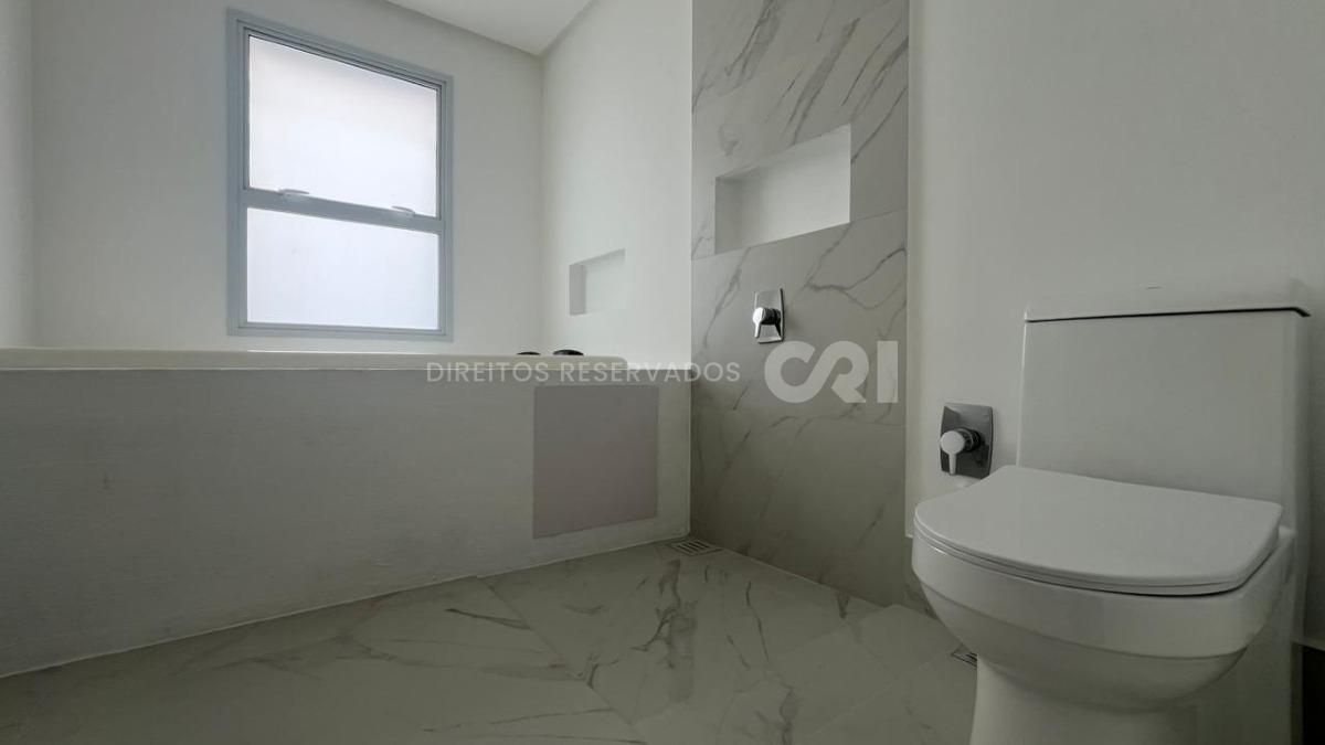 Apartamento com 4 suítes no Residencial Ristretto no Canto da Praia em Itapema