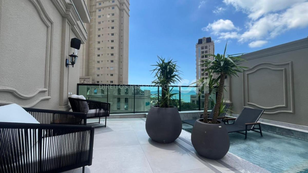 Apartamento com 4 suítes no Residencial Ristretto no Canto da Praia em Itapema
