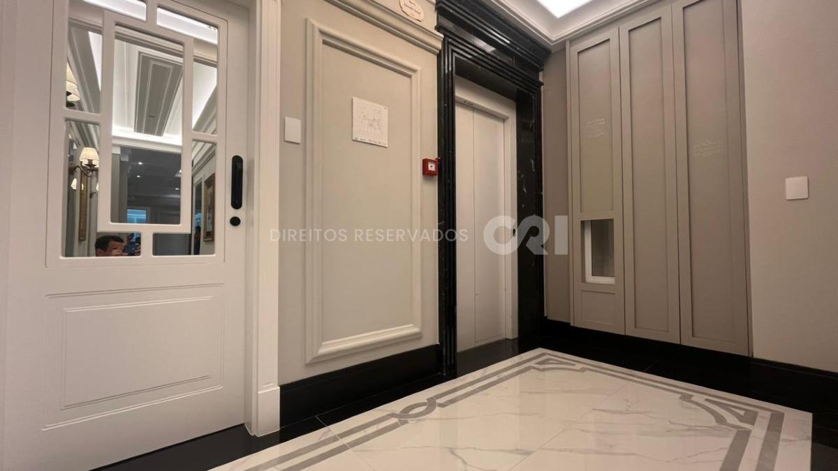 Apartamento com 4 suítes no Residencial Ristretto no Canto da Praia em Itapema