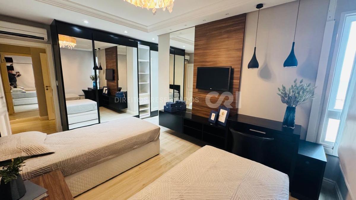 Apartamento no Edifício Atlantic Paradise Towers com 04 Suítes na Meia Praia em Itapema