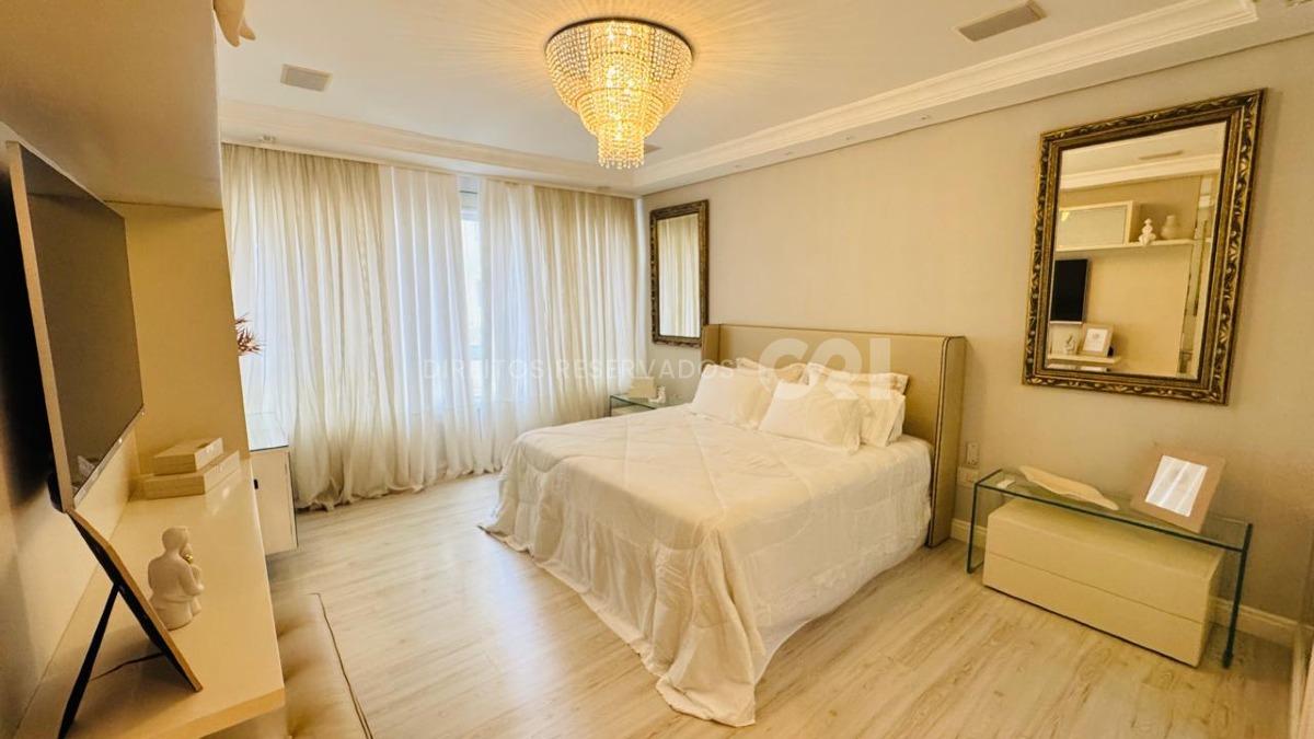 Apartamento no Edifício Atlantic Paradise Towers com 04 Suítes na Meia Praia em Itapema