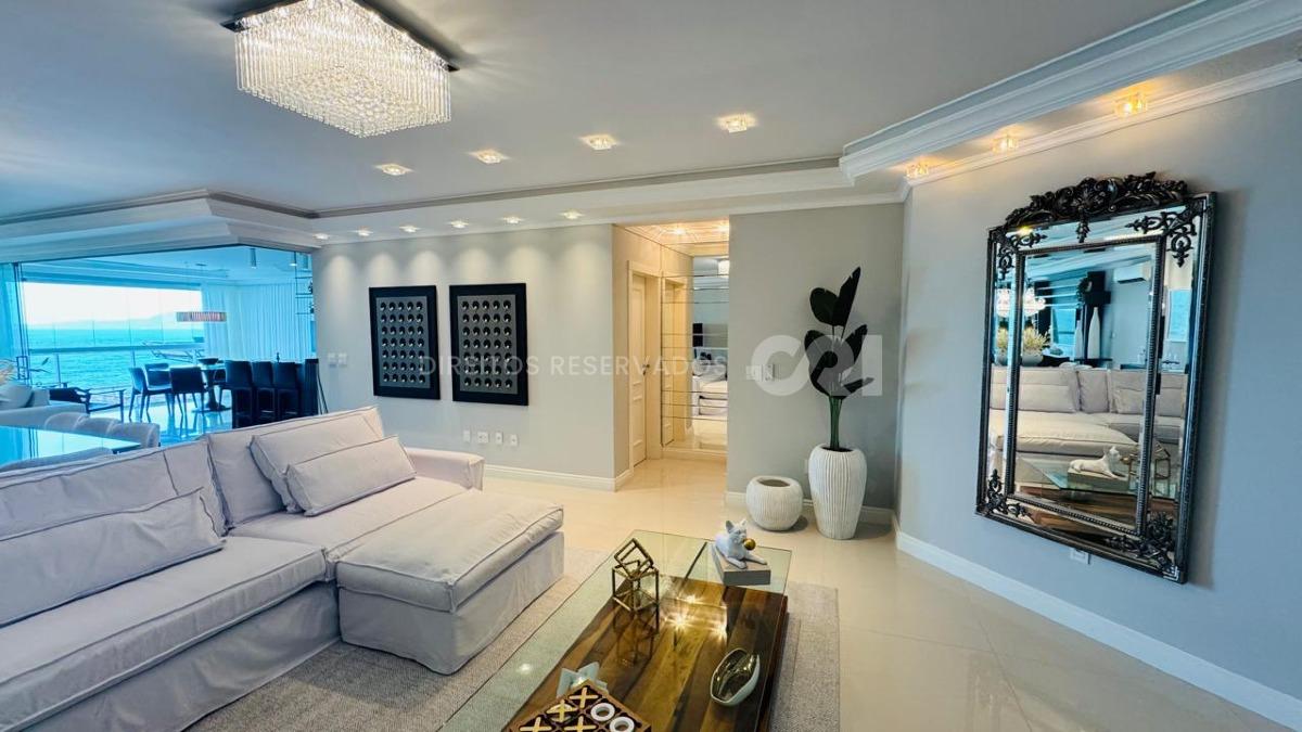 Apartamento no Edifício Atlantic Paradise Towers com 04 Suítes na Meia Praia em Itapema