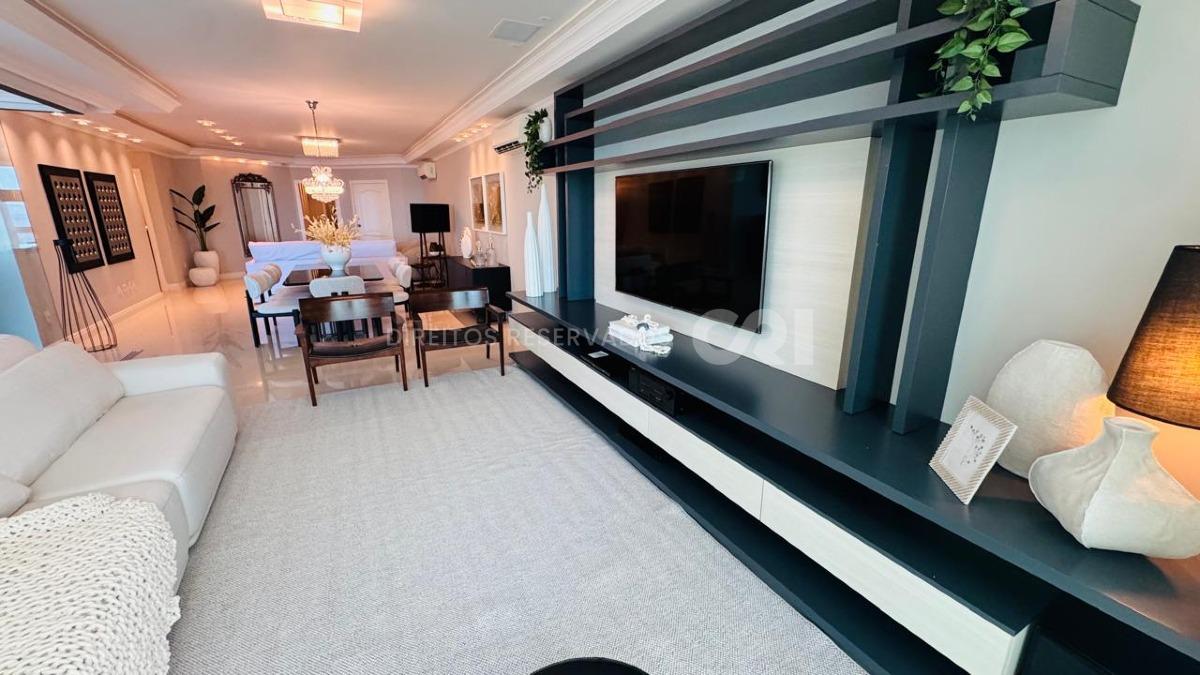 Apartamento no Edifício Atlantic Paradise Towers com 04 Suítes na Meia Praia em Itapema