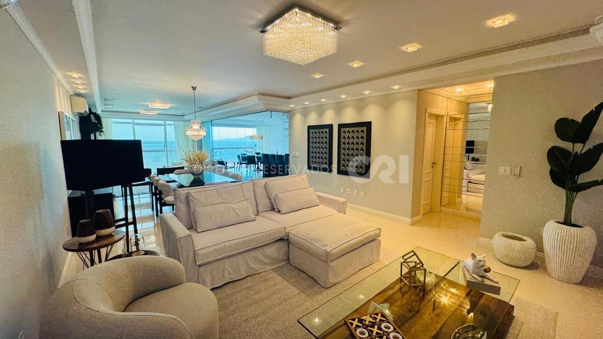 Apartamento no Edifício Atlantic Paradise Towers com 04 Suítes na Meia Praia em Itapema