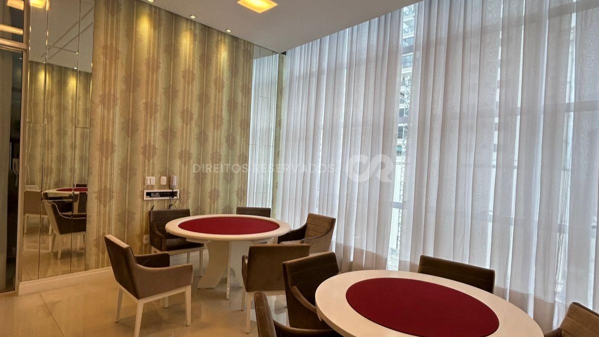 Apartamento com 3 suítes 185m² no Mar das Arábias na Meia Praia em Itapema