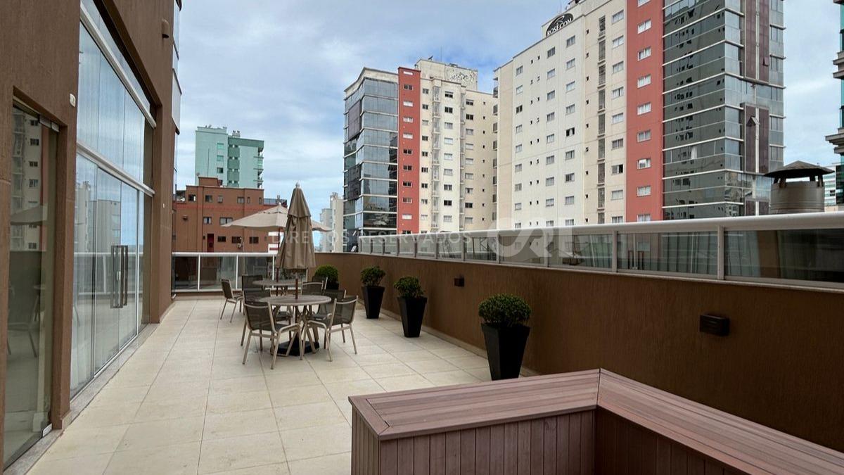 Apartamento com 3 suítes 185m² no Mar das Arábias na Meia Praia em Itapema
