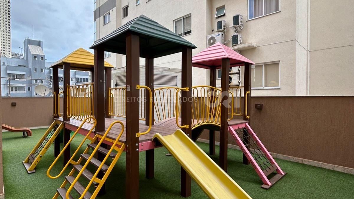 Apartamento com 3 suítes 185m² no Mar das Arábias na Meia Praia em Itapema