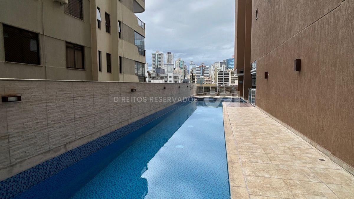 Apartamento com 3 suítes 185m² no Mar das Arábias na Meia Praia em Itapema