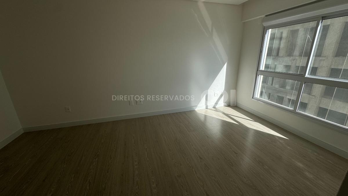 Apartamento com 4 suítes no Grand Provence Residence na Meia Praia em Itapema
