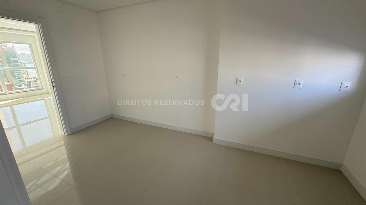 Apartamento com 4 suítes no Grand Provence Residence na Meia Praia em Itapema