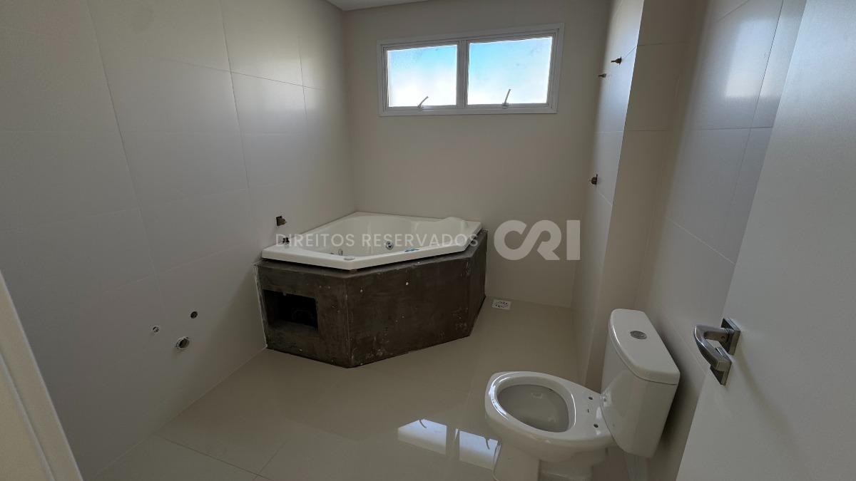 Apartamento com 4 suítes no Grand Provence Residence na Meia Praia em Itapema