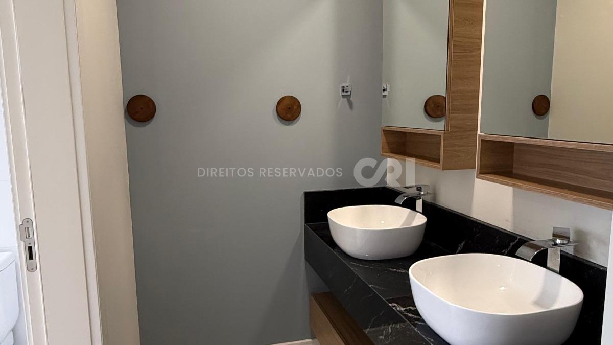 COPA: Apartamento com 4 suítes no Residencial Águas Cristalinas na Meia Praia, Itapema