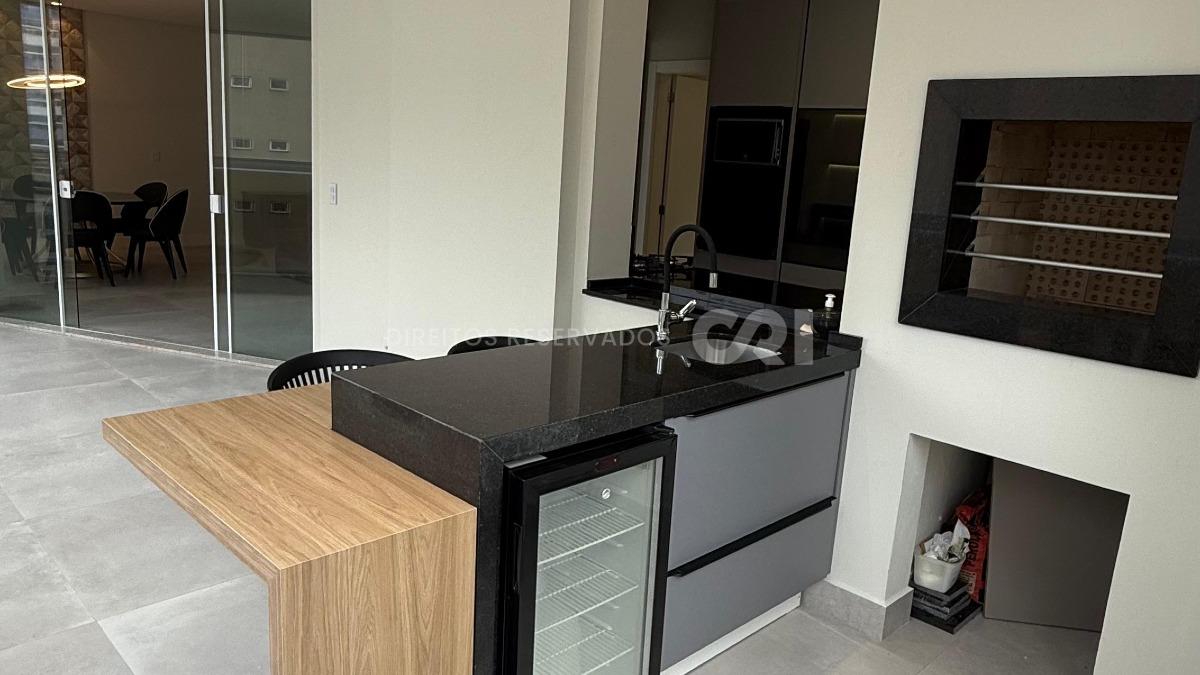 COPA: Apartamento com 4 suítes no Residencial Águas Cristalinas na Meia Praia, Itapema