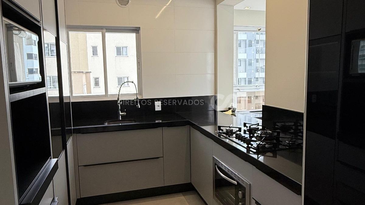 COPA: Apartamento com 4 suítes no Residencial Águas Cristalinas na Meia Praia, Itapema