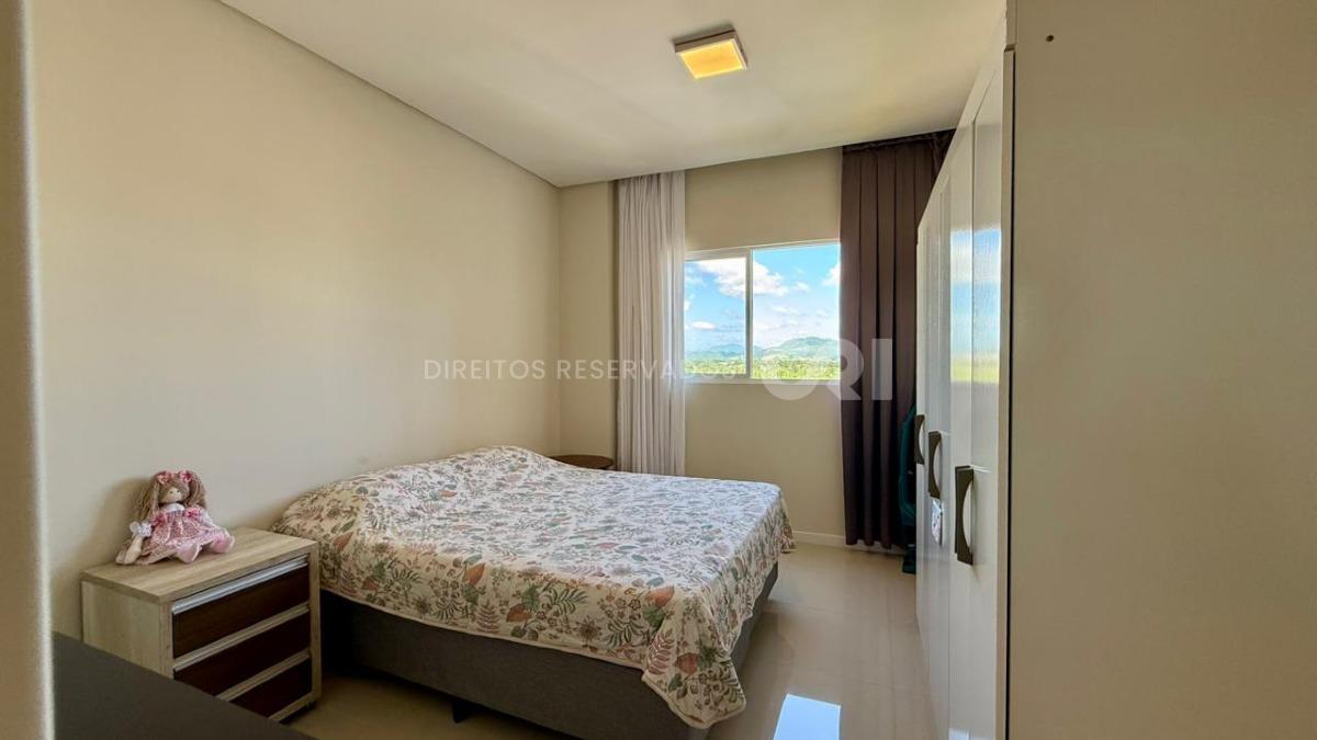 Apartamento com 3 suítes no edifício Ilhas Maldivas na Meia Praia em Itapema