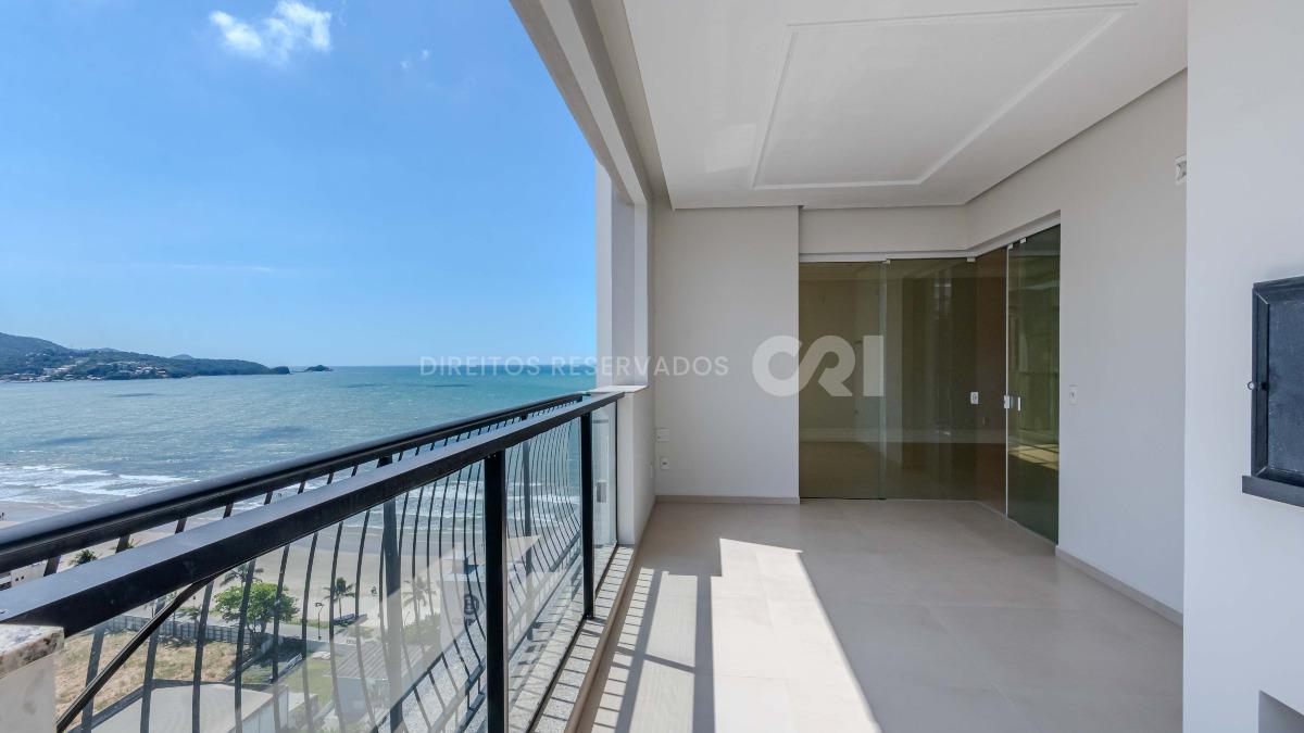 Apartamento com 4 suítes no Magnifique Imperiale na Meia Praia em Itapema