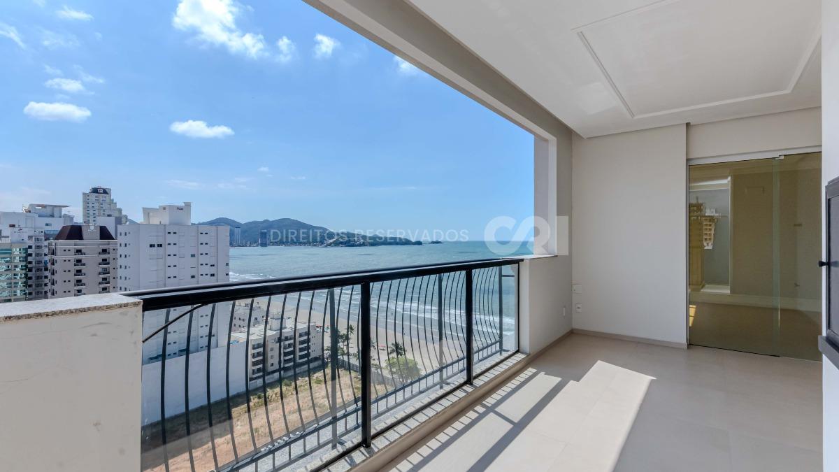 Apartamento com 4 suítes no Magnifique Imperiale na Meia Praia em Itapema