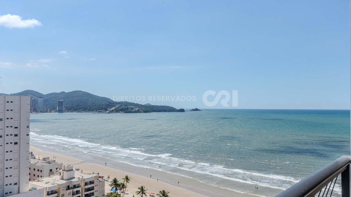 Apartamento com 4 suítes no Magnifique Imperiale na Meia Praia em Itapema