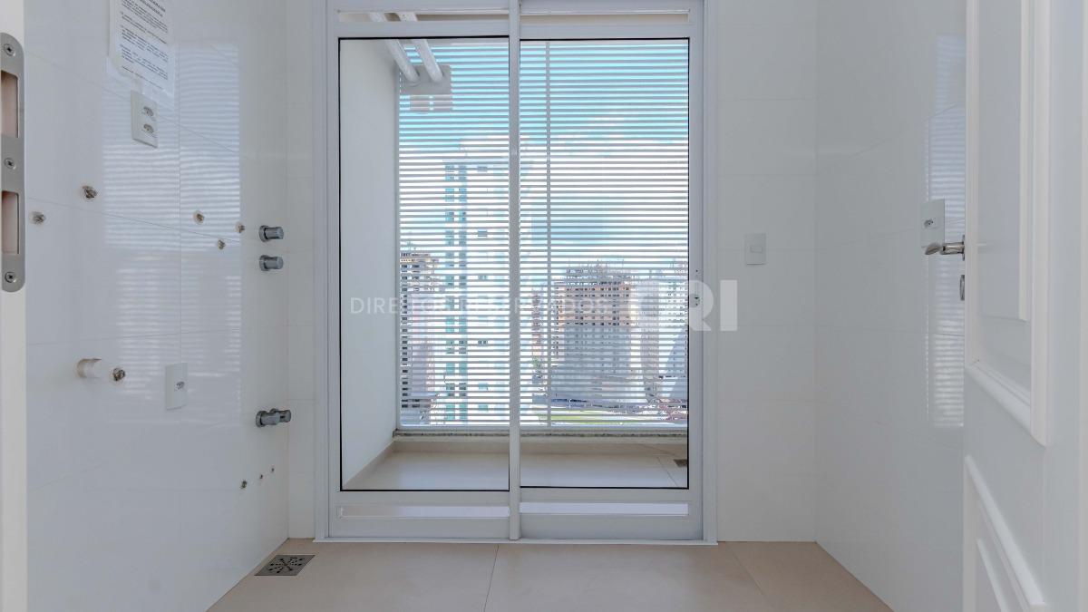 Apartamento com 4 suítes no Magnifique Imperiale na Meia Praia em Itapema