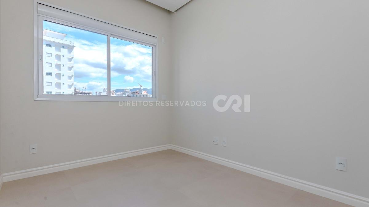 Apartamento com 4 suítes no Magnifique Imperiale na Meia Praia em Itapema