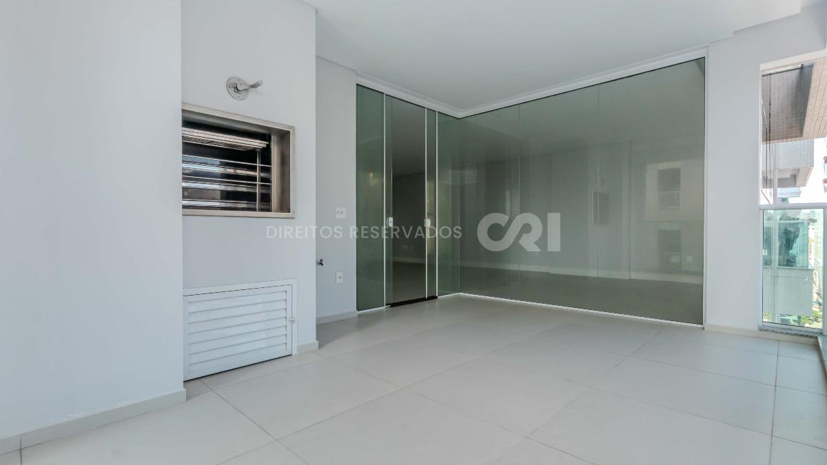 Apartamento com 3 suítes no Residencial El Elyon na Meia Praia, Itapema