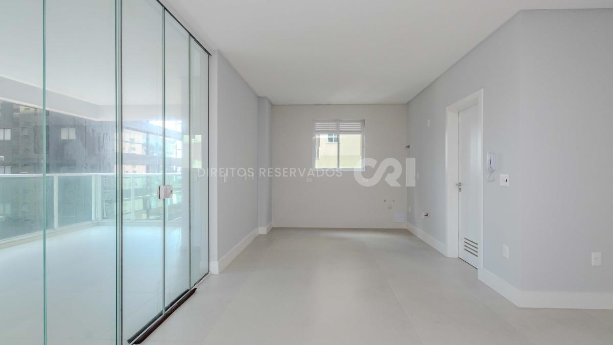 Apartamento com 3 suítes no Residencial El Elyon na Meia Praia, Itapema