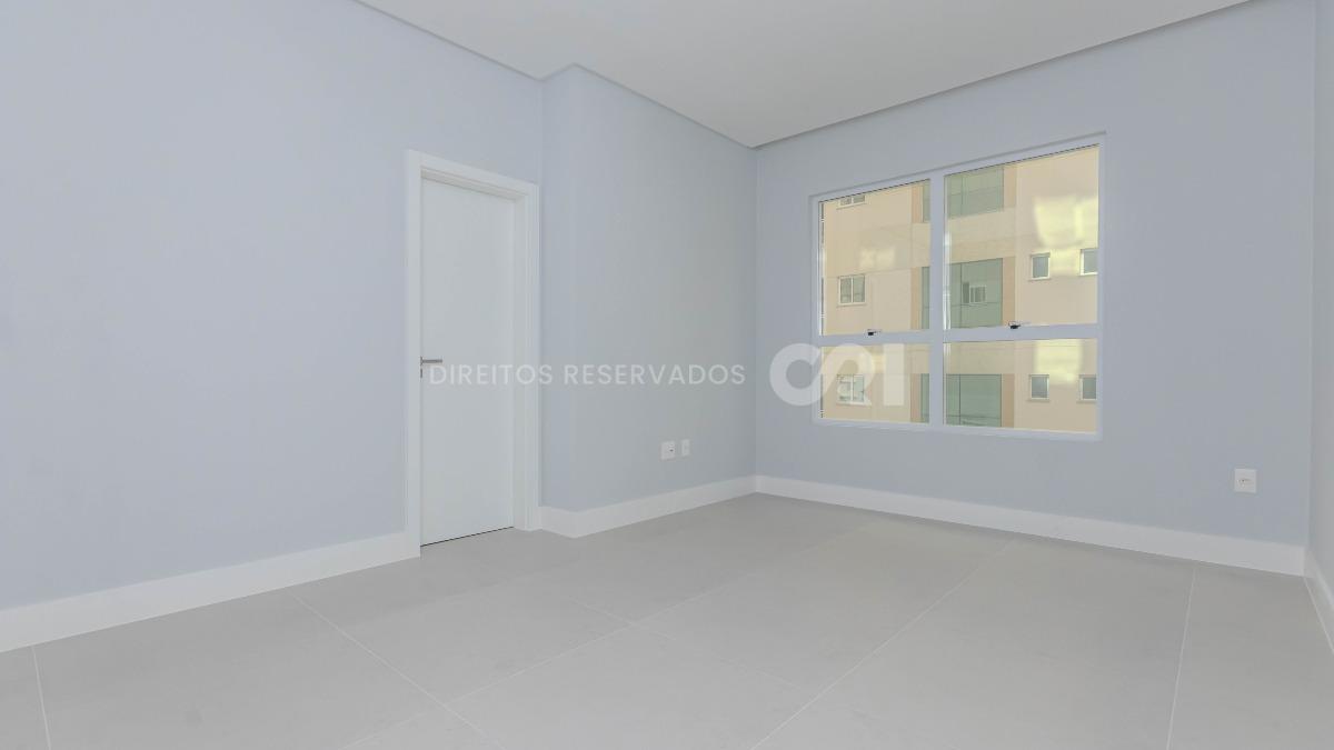 Apartamento com 3 suítes no Residencial El Elyon na Meia Praia, Itapema