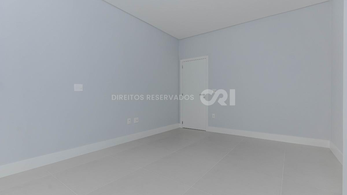 Apartamento com 3 suítes no Residencial El Elyon na Meia Praia, Itapema
