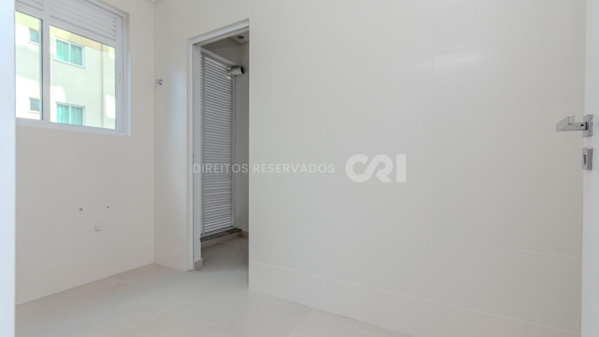 Apartamento com 3 suítes no Residencial El Elyon na Meia Praia, Itapema