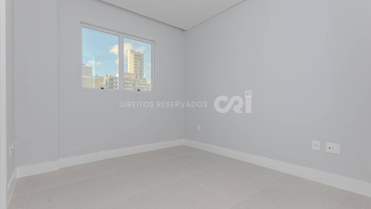 Apartamento com 3 suítes no Residencial El Elyon na Meia Praia, Itapema