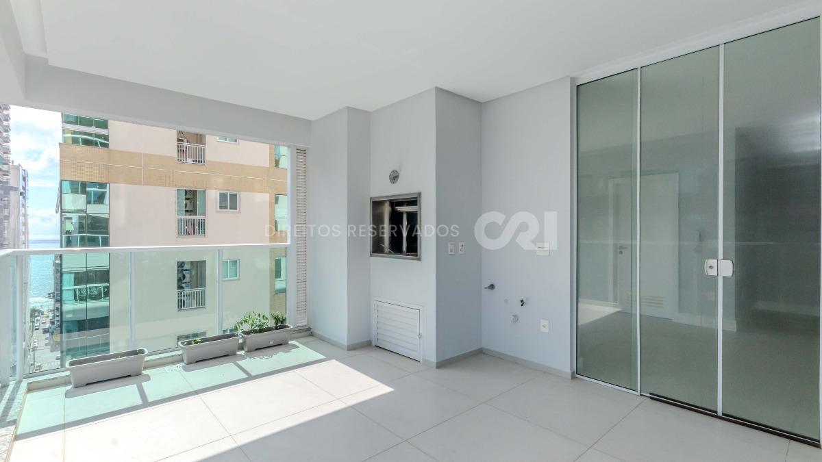 Apartamento com 3 suítes no Residencial El Elyon na Meia Praia em Itapema
