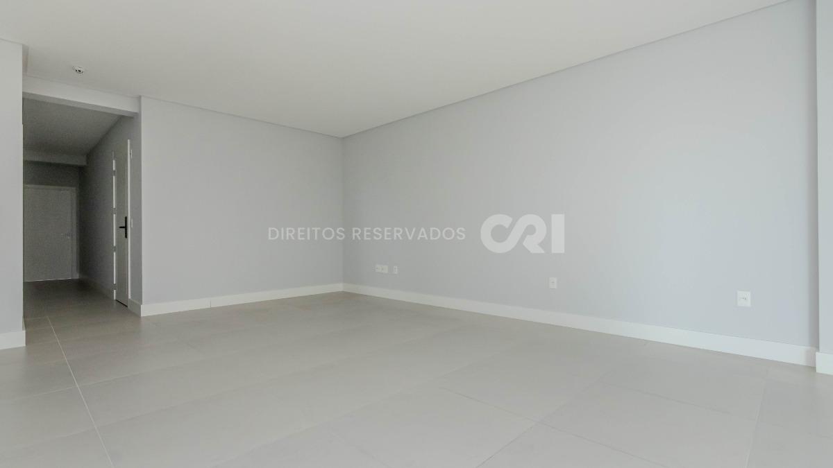 Apartamento com 3 suítes no Residencial El Elyon na Meia Praia em Itapema